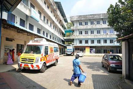 വികാരനിർഭരം ഈ യാത്രയയപ്പ് വികാരനിർഭരം ഈ യാത്രയയപ്പ്